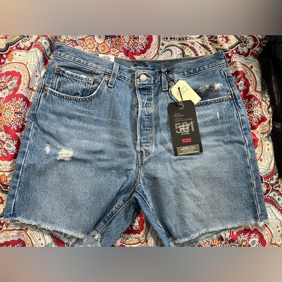 Levi's Pants - Levis 501 Mid thigh shorts